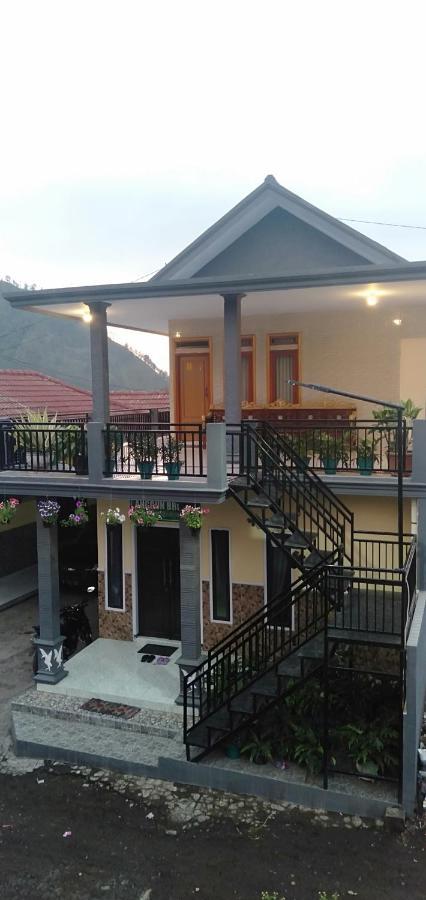 Homestay Anggun Бромо Экстерьер фото